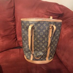Pre-Owned Auth. Louis Vuitton Large Bucket purse